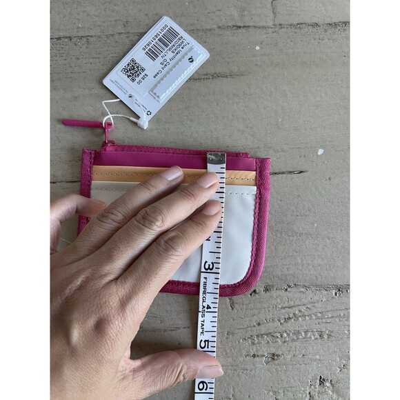 NWT Lululemon True Identity Card Case Pink MSRP $28 - Picture 6 of 6